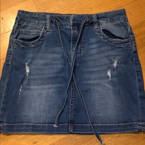 Chelsea and Violet jean skirt! Perfect condition! - Picture 1 of 5